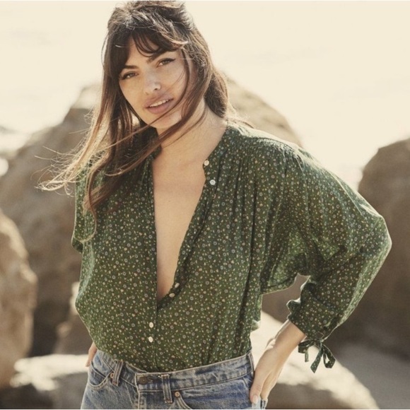 Doen O' Keeffe Top - Green Martha's Garden. I have size S and size M both. - Picture 5 of 5